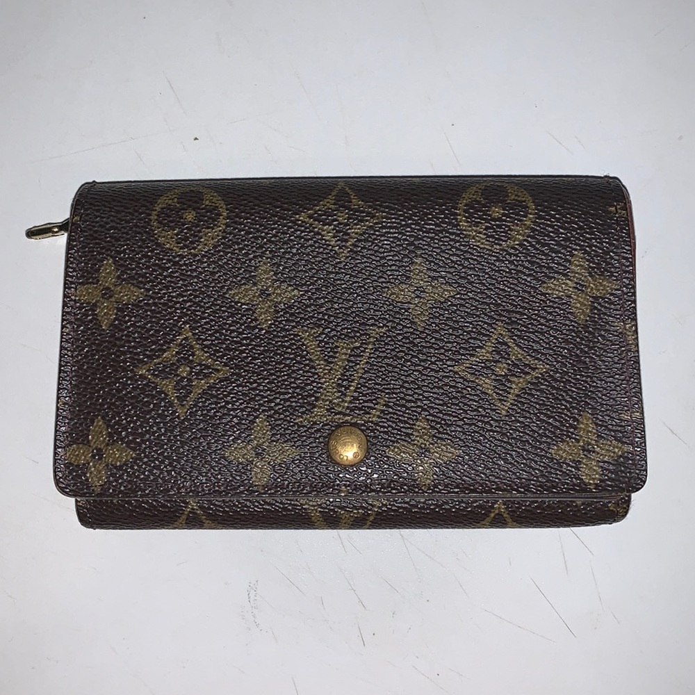 *Authentic* Louis Vuitton Monogram Portefeuille Tresor wallet.
